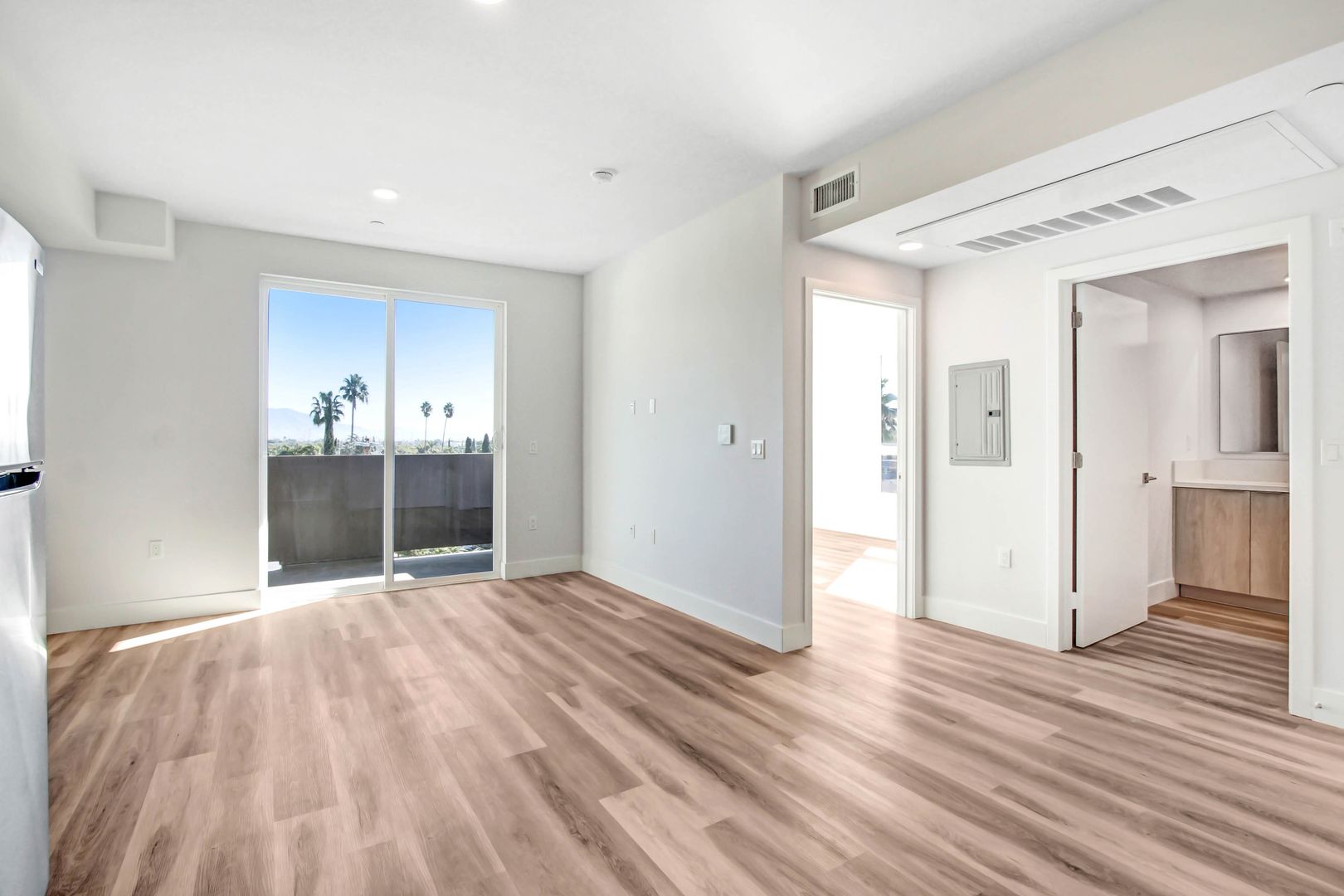 North Hollywood Apartment: 6500 Lankershim Blvd.