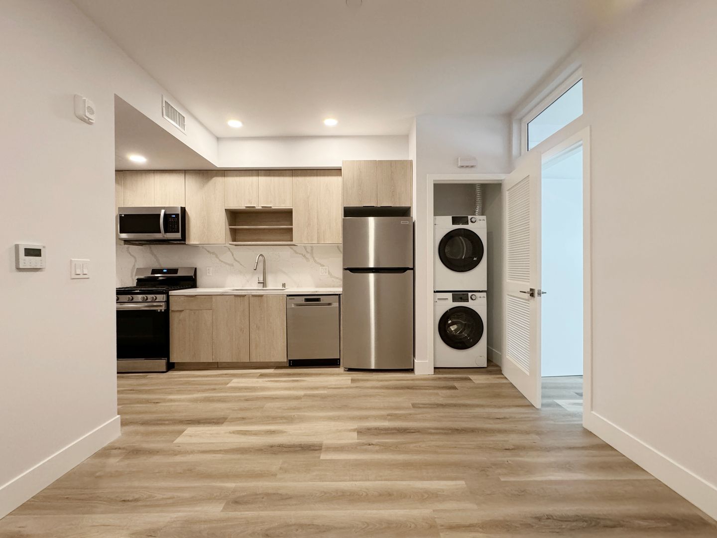 North Hollywood Apartment: 6500 Lankershim Blvd.