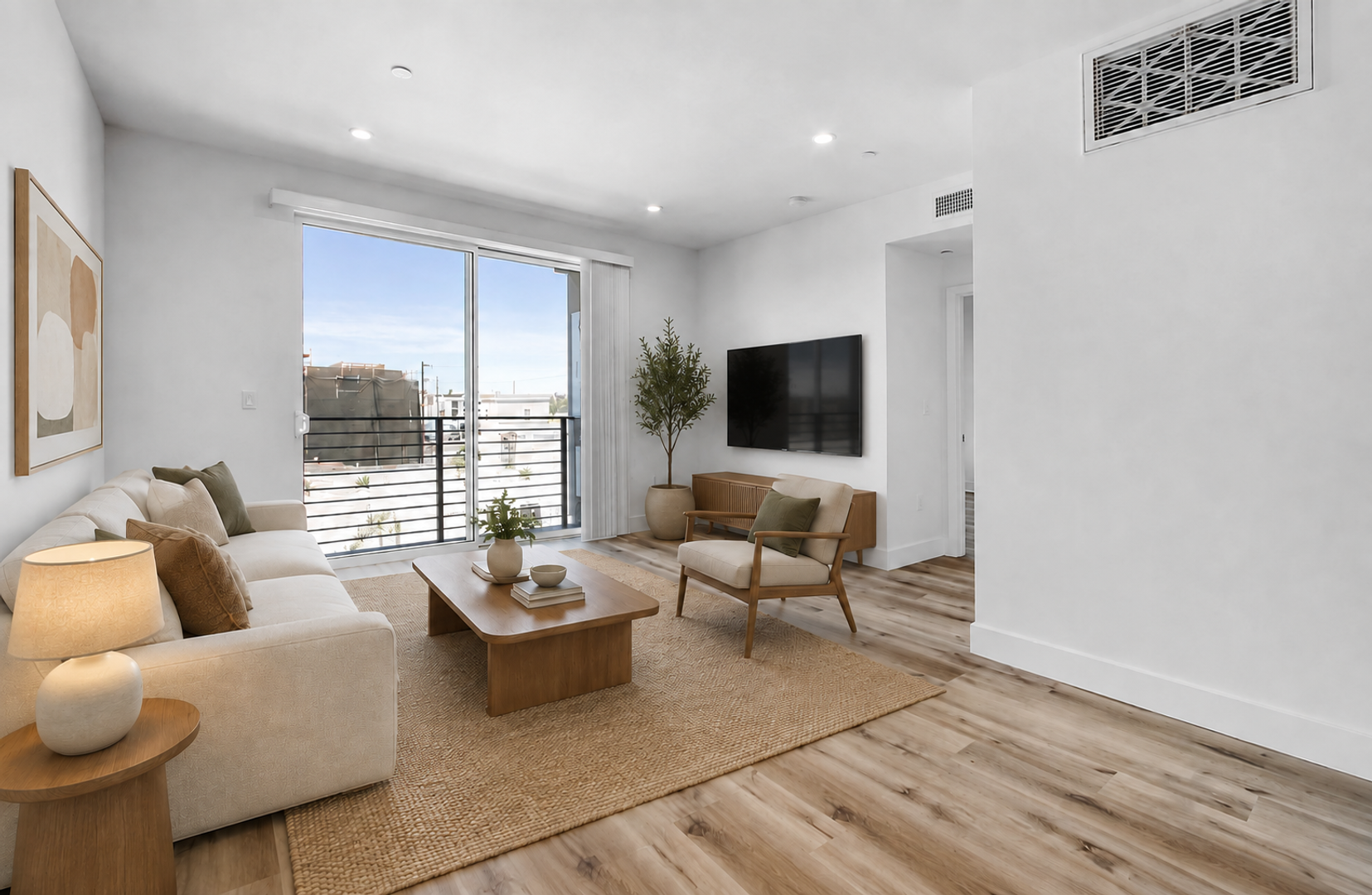 North Hollywood Apartment: 5755 Tujunga Avenue