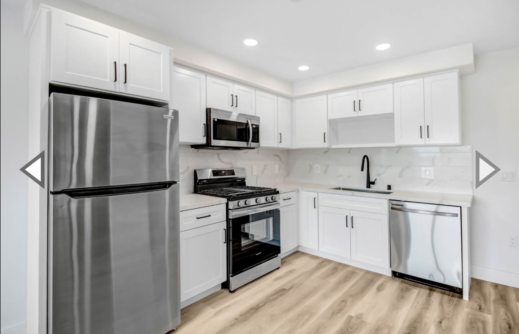 Valley Village Apartment: 5400 Carpenter Ave.