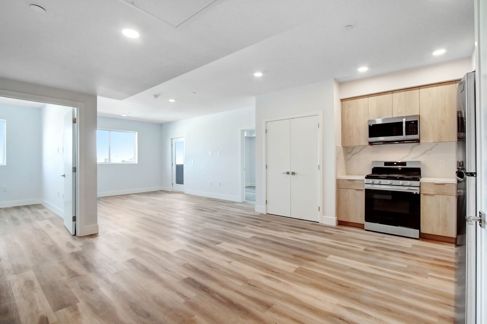 North Hollywood Apartment: 6500 Lankershim Blvd.