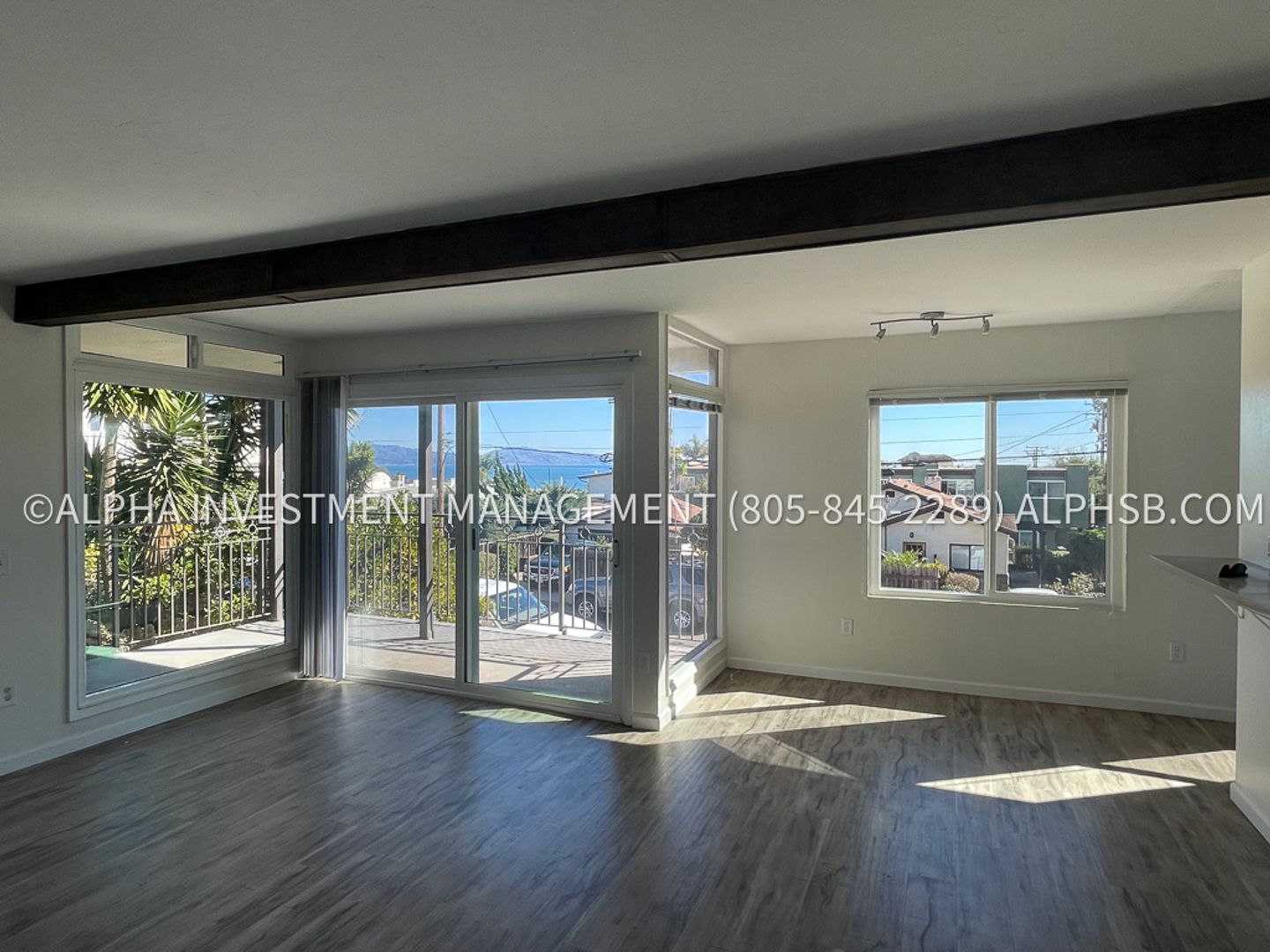 Santa Barbara Apartment: 204 Oceano
