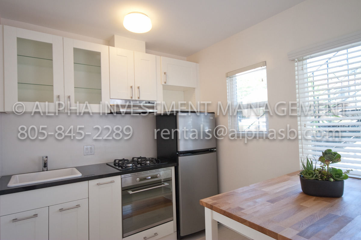 Santa Barbara Apartment: 323 W. Quinto St