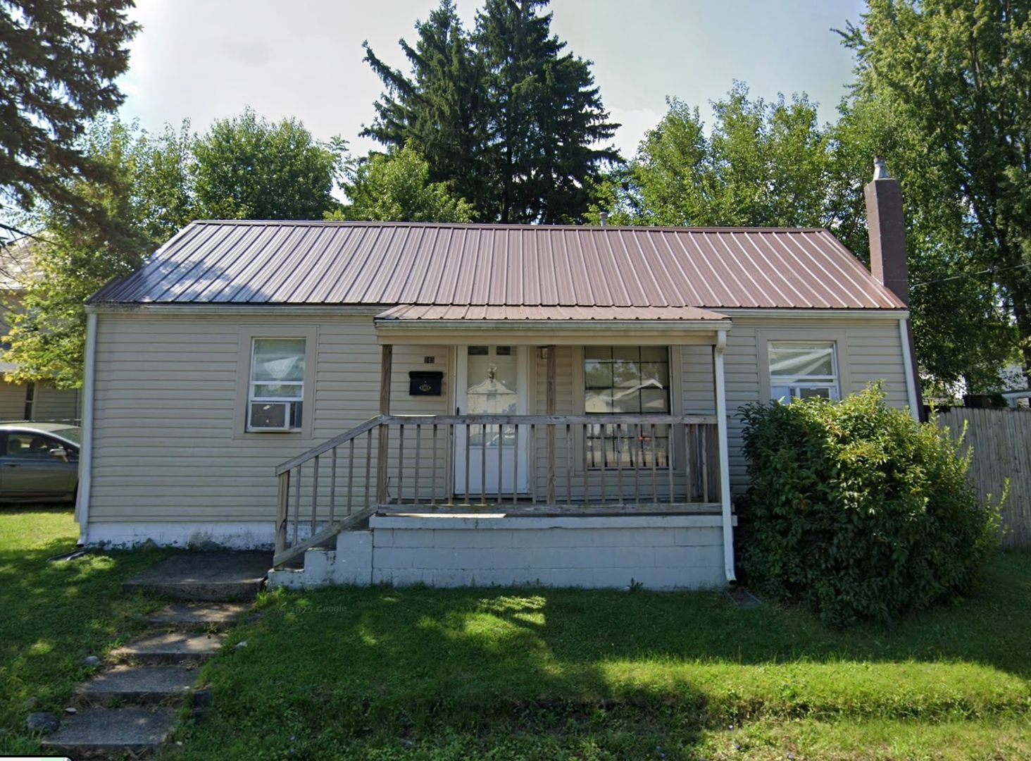 Bucyrus House: 745 E Irving St