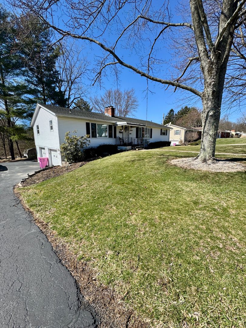 Mansfield Apartment: 1450-1452 Auer Blvd