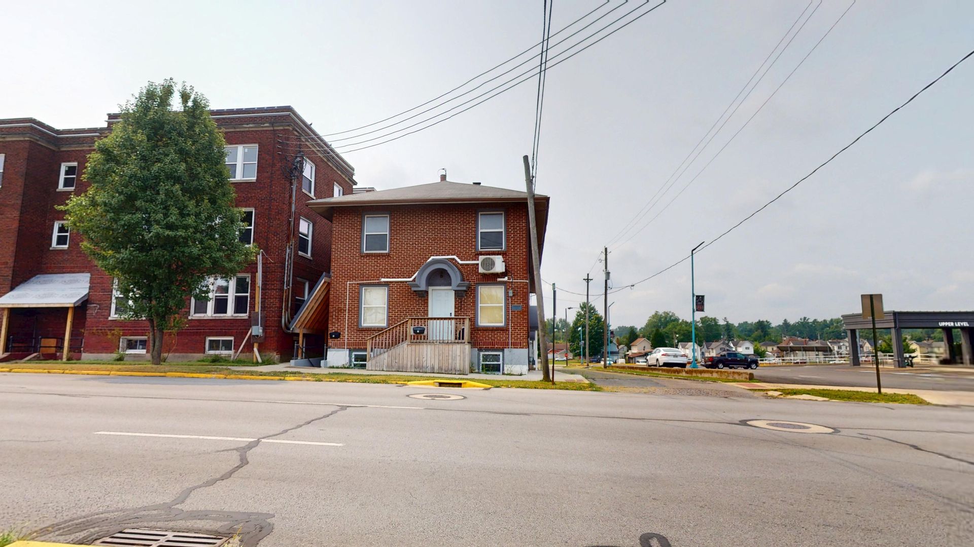 Marion Apartment: 219 W Church St