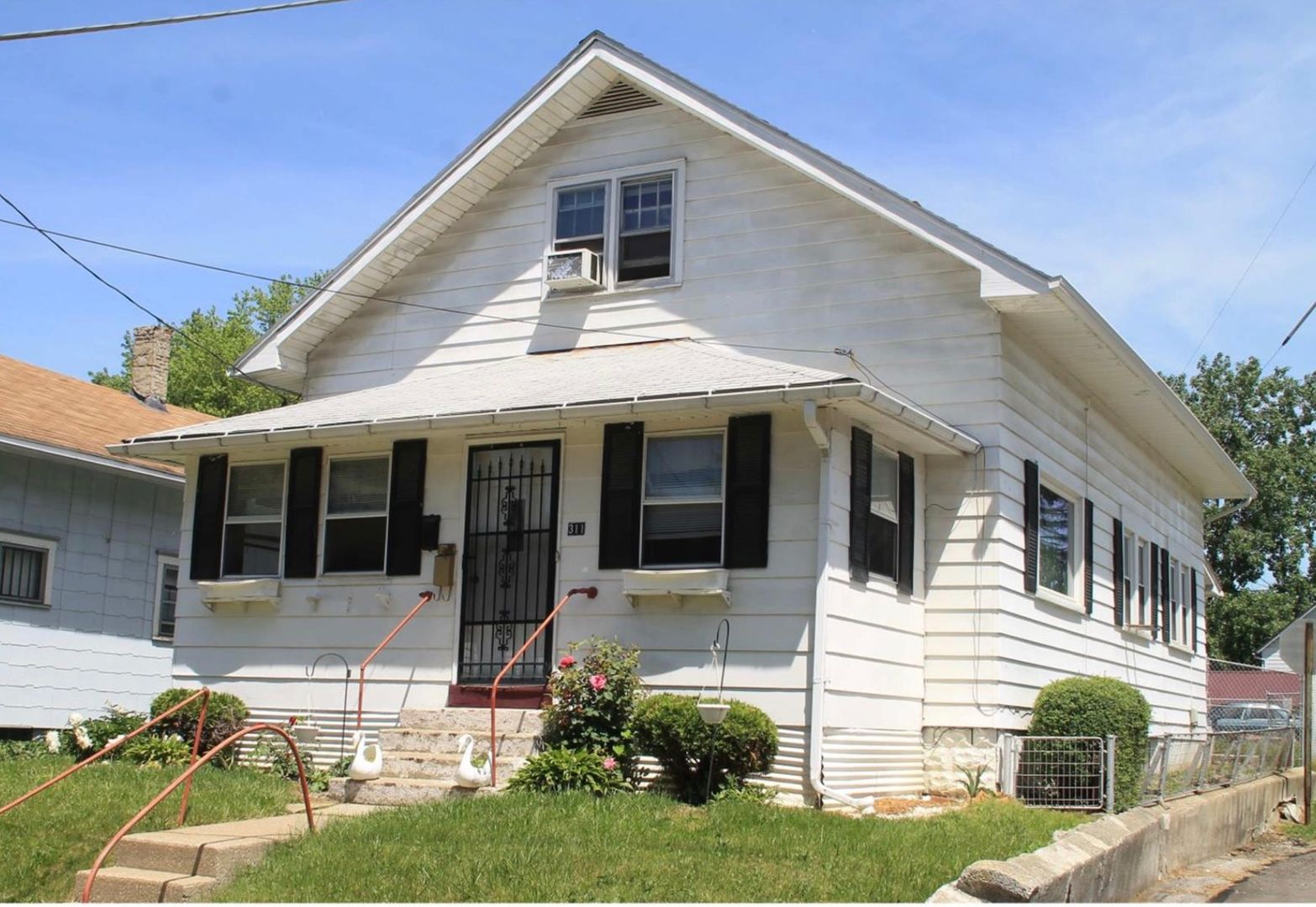 Mansfield House: 311 Auburn St