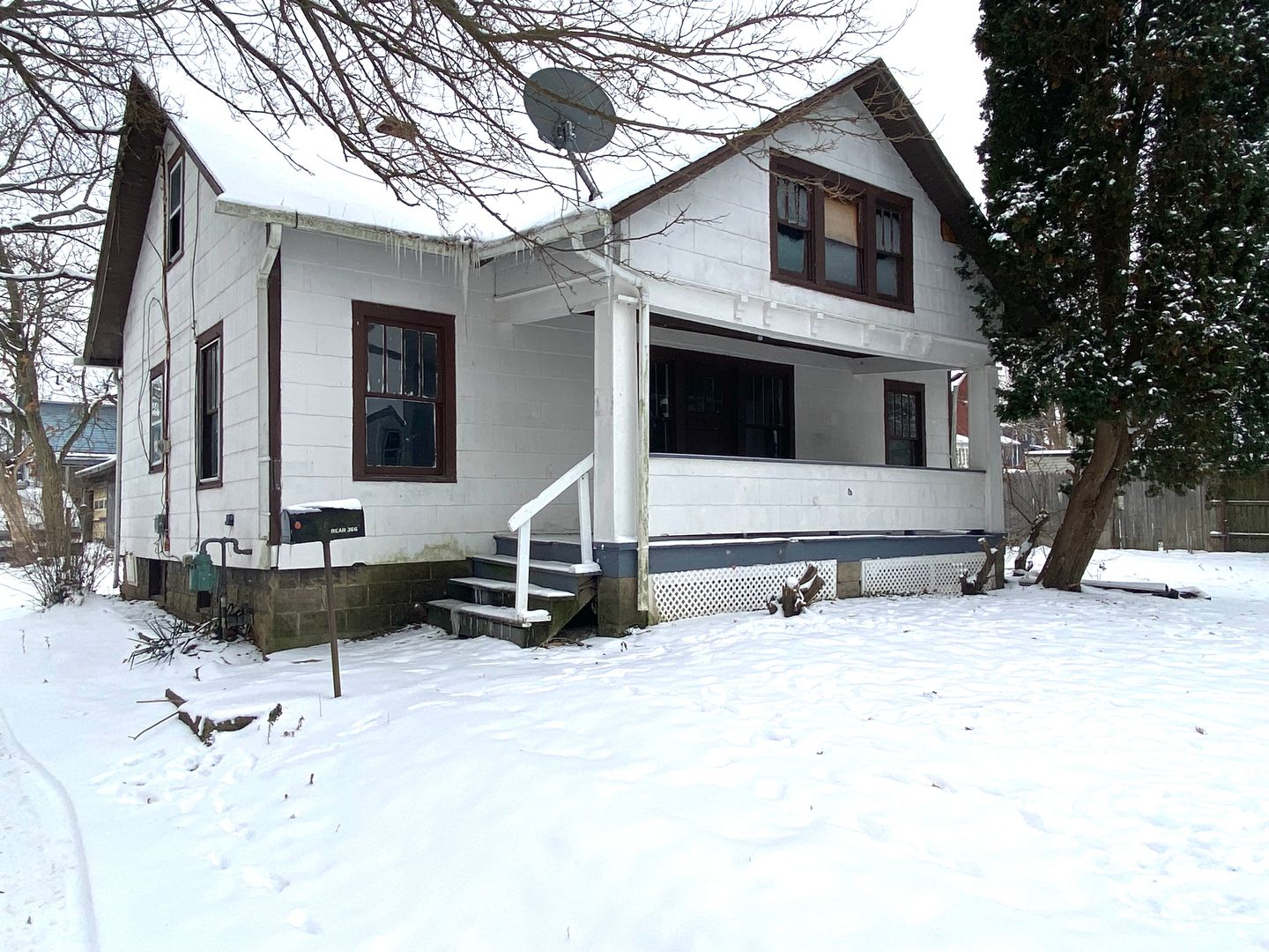 Mansfield House: 366 Fair St