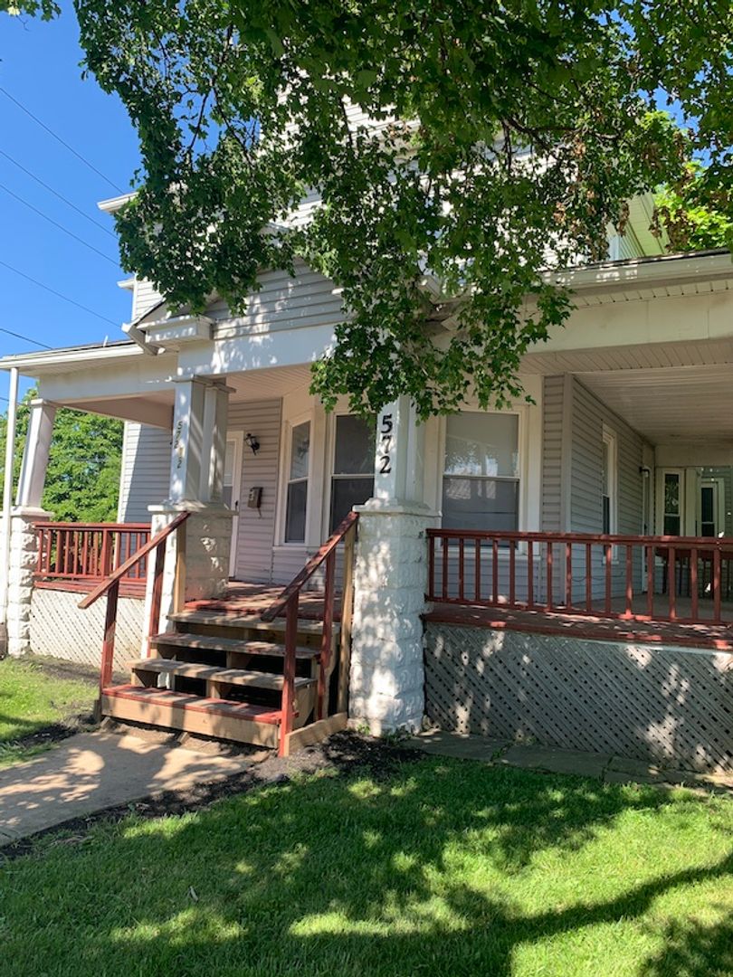 Mansfield Apartment: 572 Bowman St
