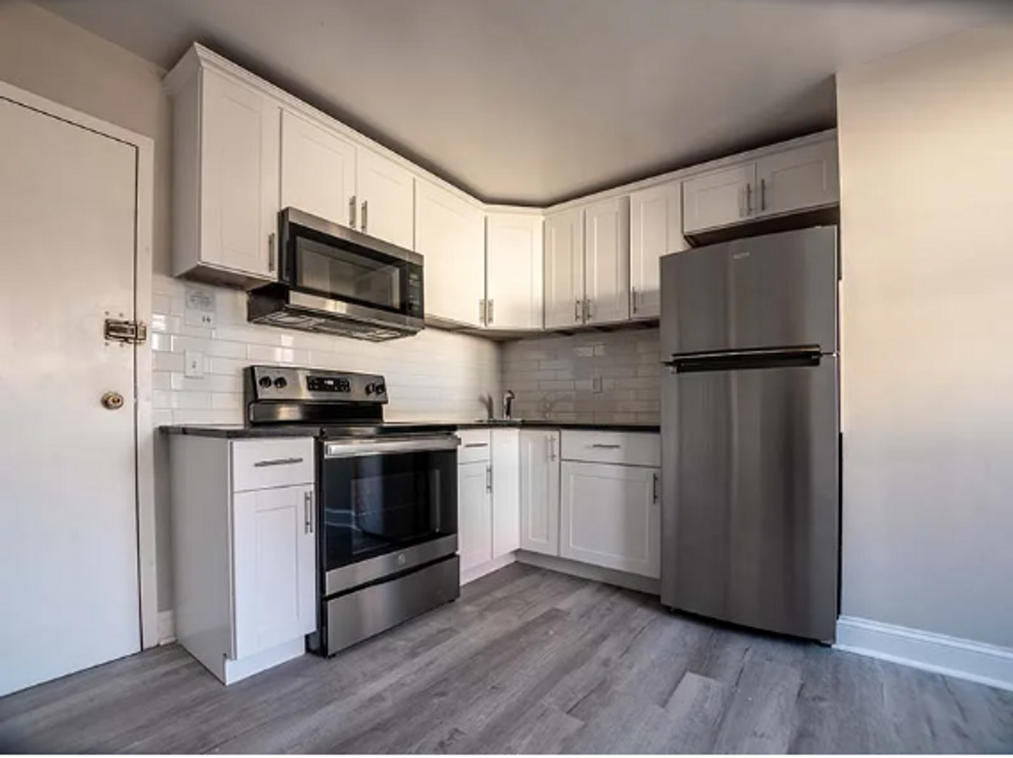 Bridgeport Apartment: 21 Davis Ave