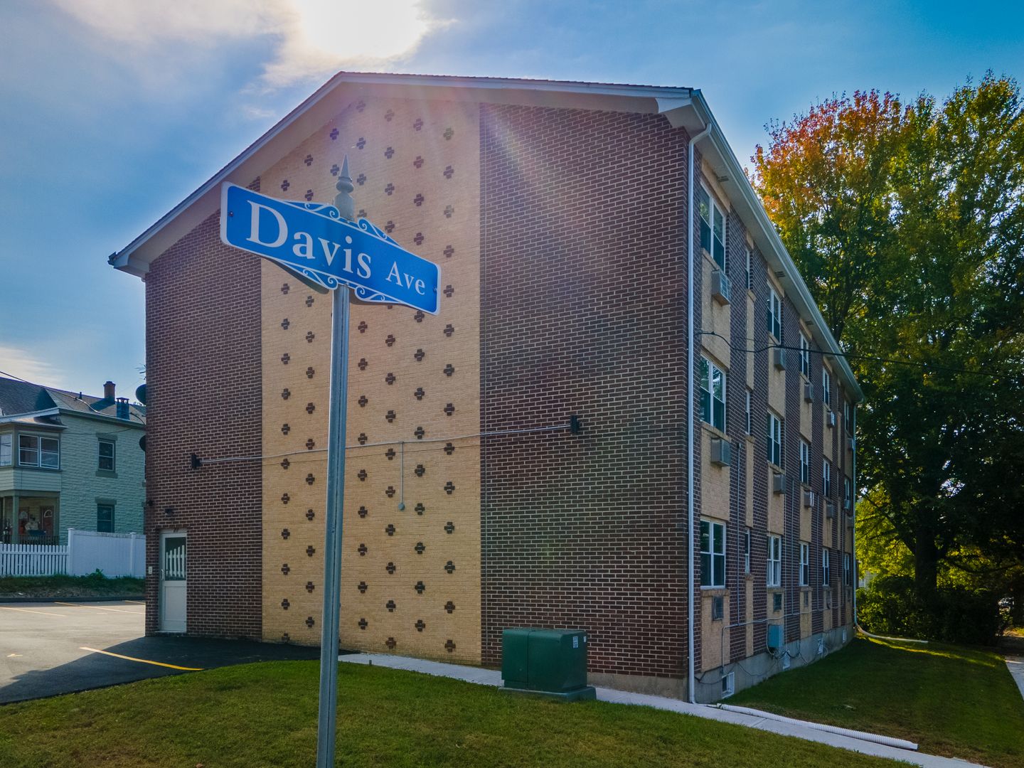 Bridgeport Apartment: 21 Davis Ave