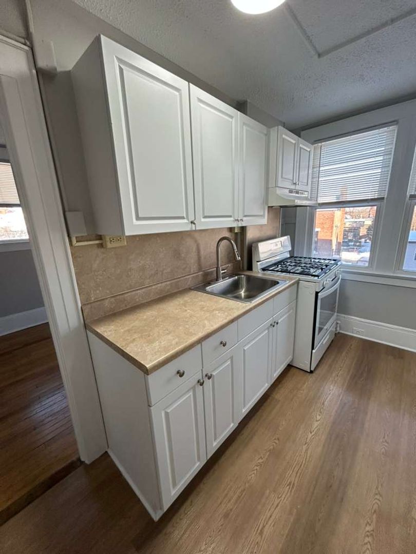 New London Apartment: 111 Broad St.