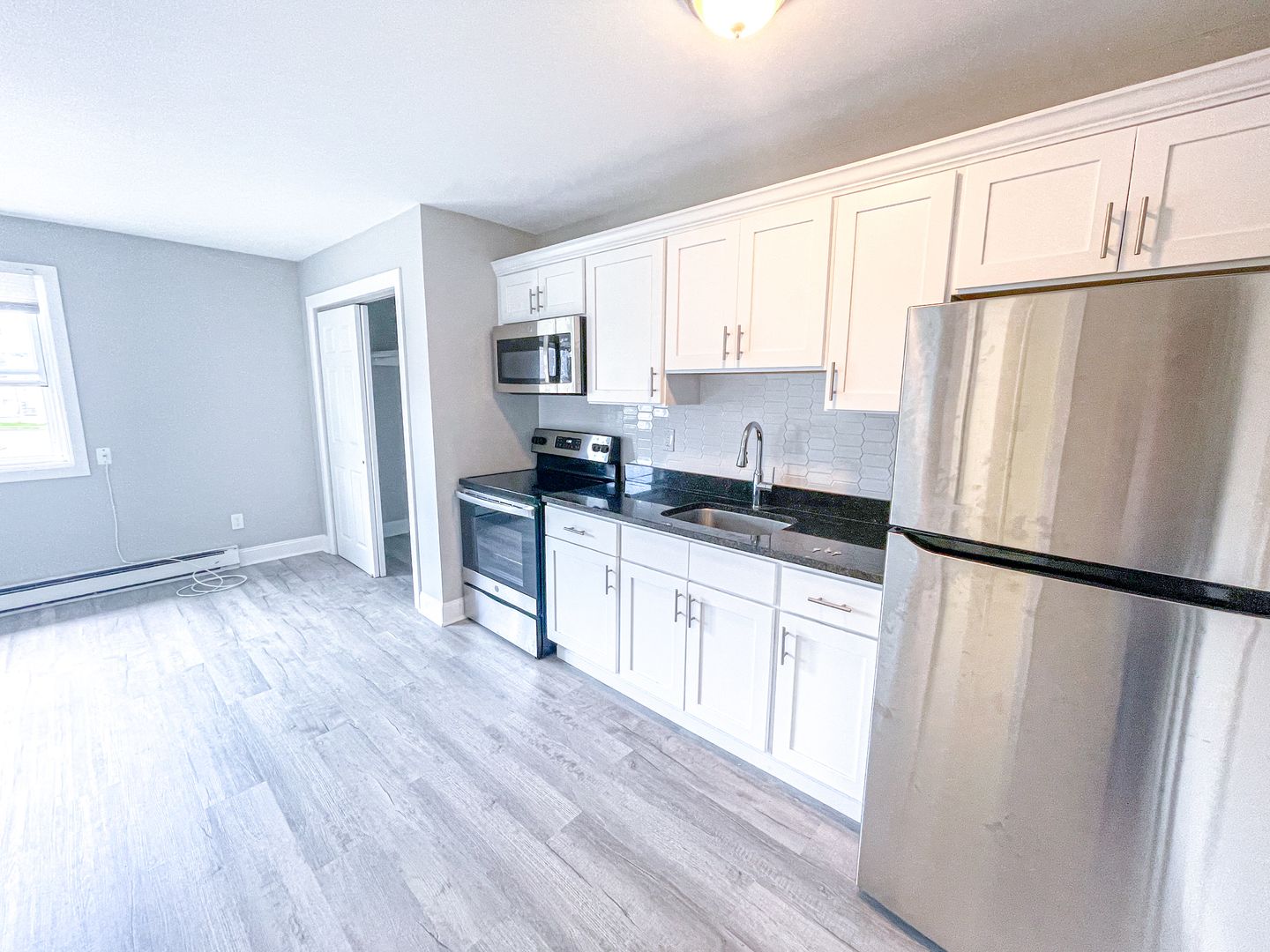 Bridgeport Apartment: 21 Davis Ave