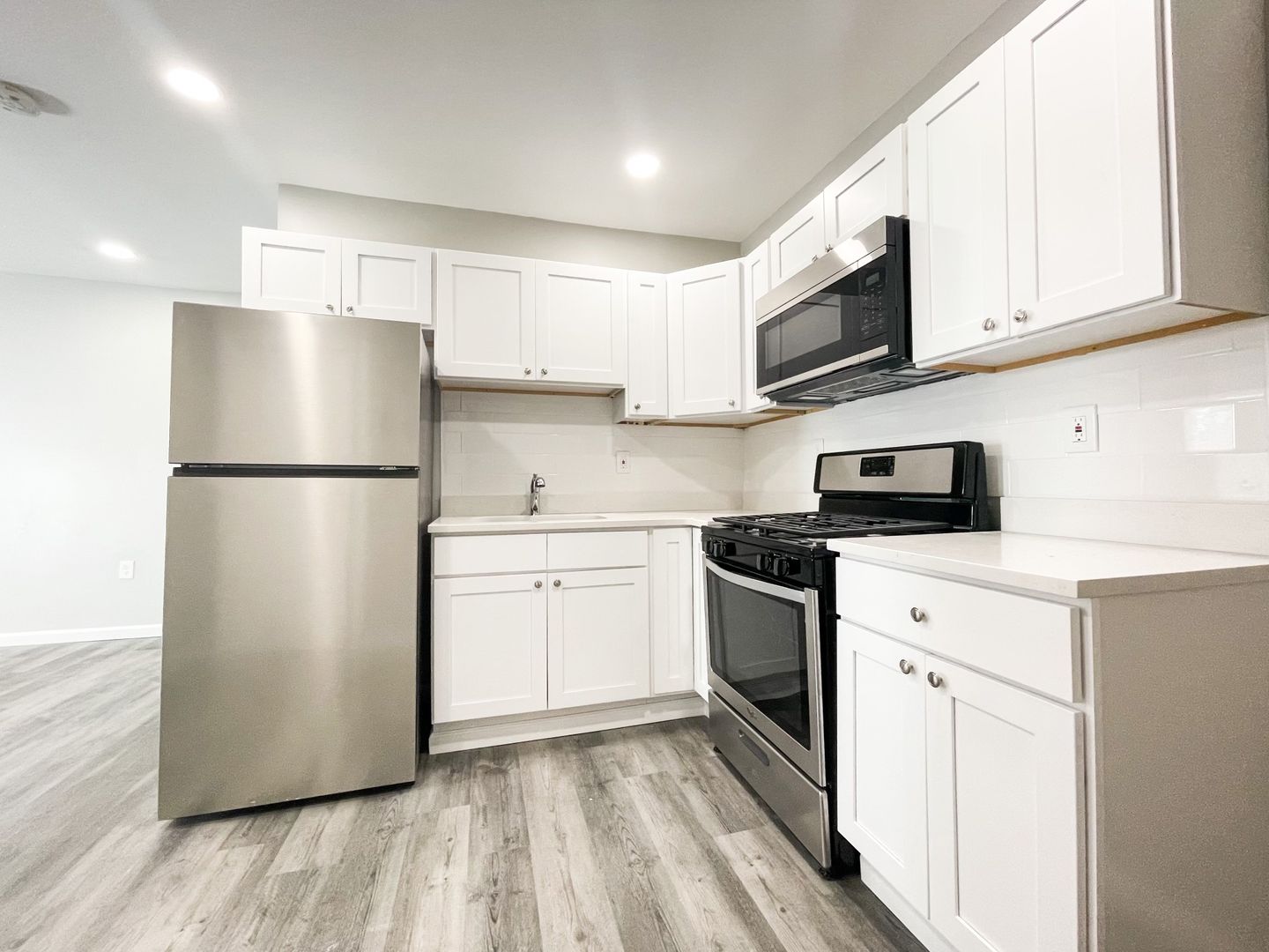 Bridgeport Apartment: 102 Albion St