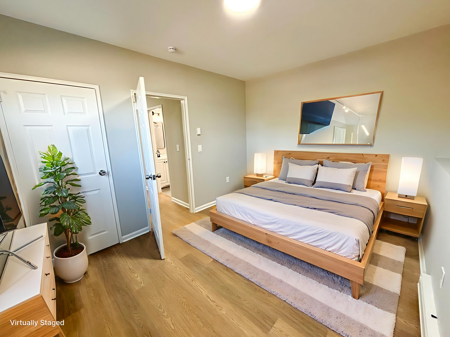 Middletown Apartment: 693 Washington St