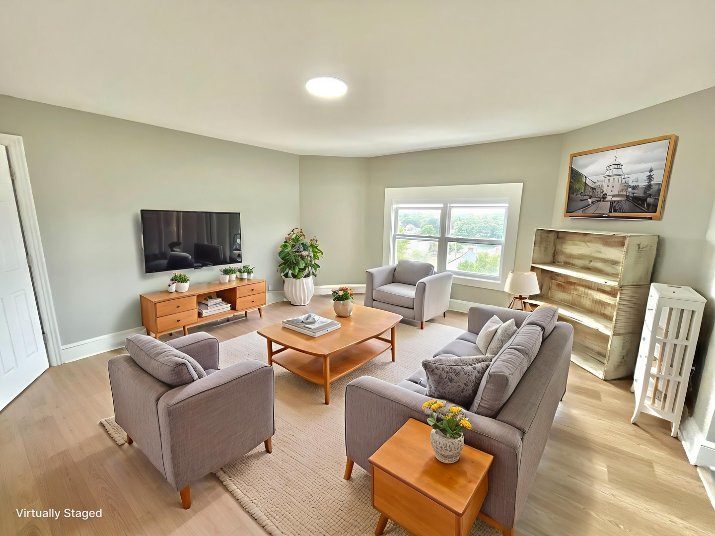 New London Apartment: 17 Greenway Rd