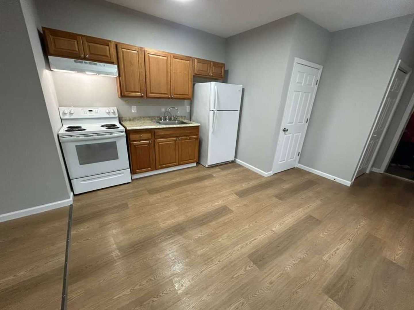 New London Apartment: 461 Williams St