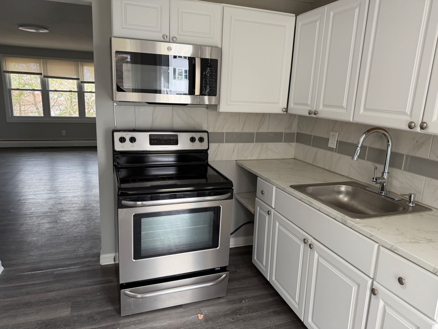 Middletown Apartment: 65 Hillside Ave