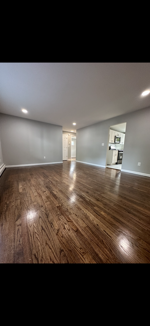 Middletown Apartment: 187-193 E Main St
