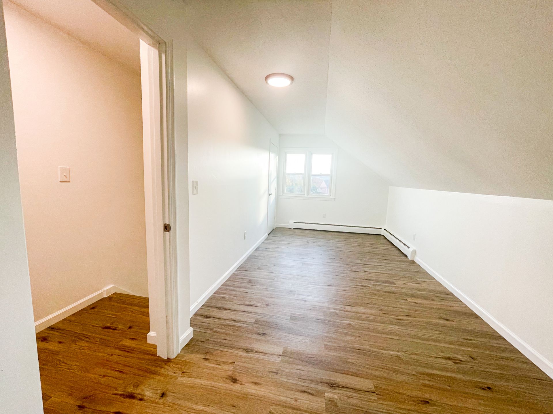 Spacious 2 bedroom in Wallingford with Storage Unit 9 of 12