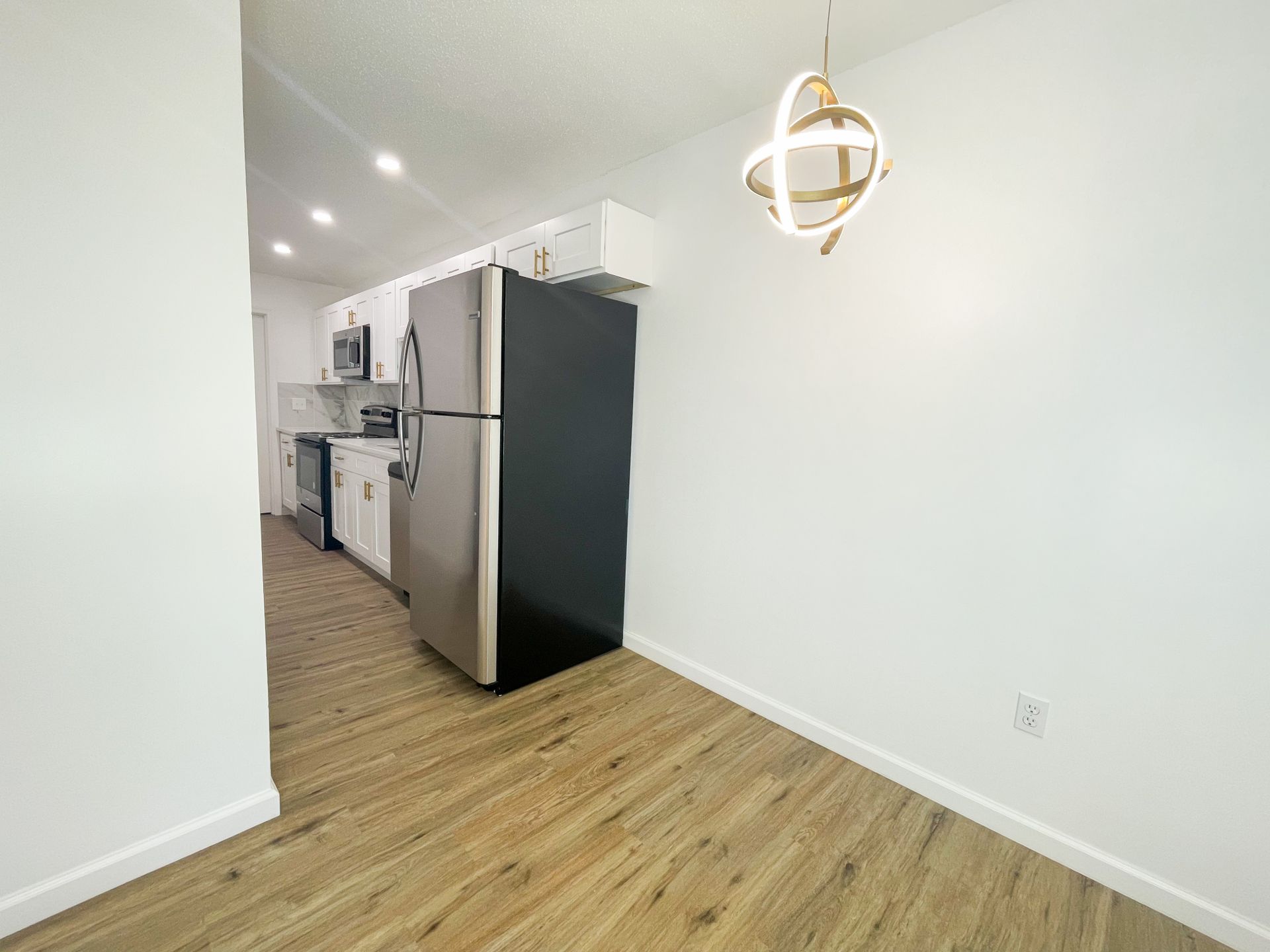 Spacious 2 bedroom in Wallingford with Storage Unit 2 of 12