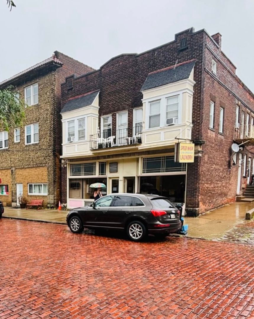 Cleveland Apartment: 2029 Murray Hill