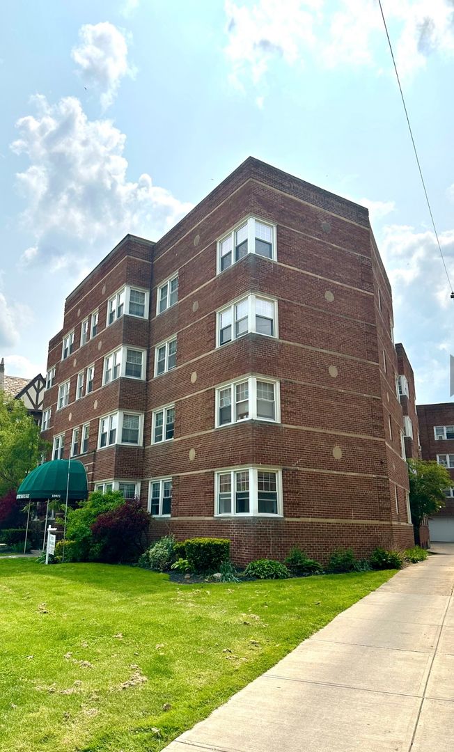 Lakewood Apartment: 12021 Edgewater Drive