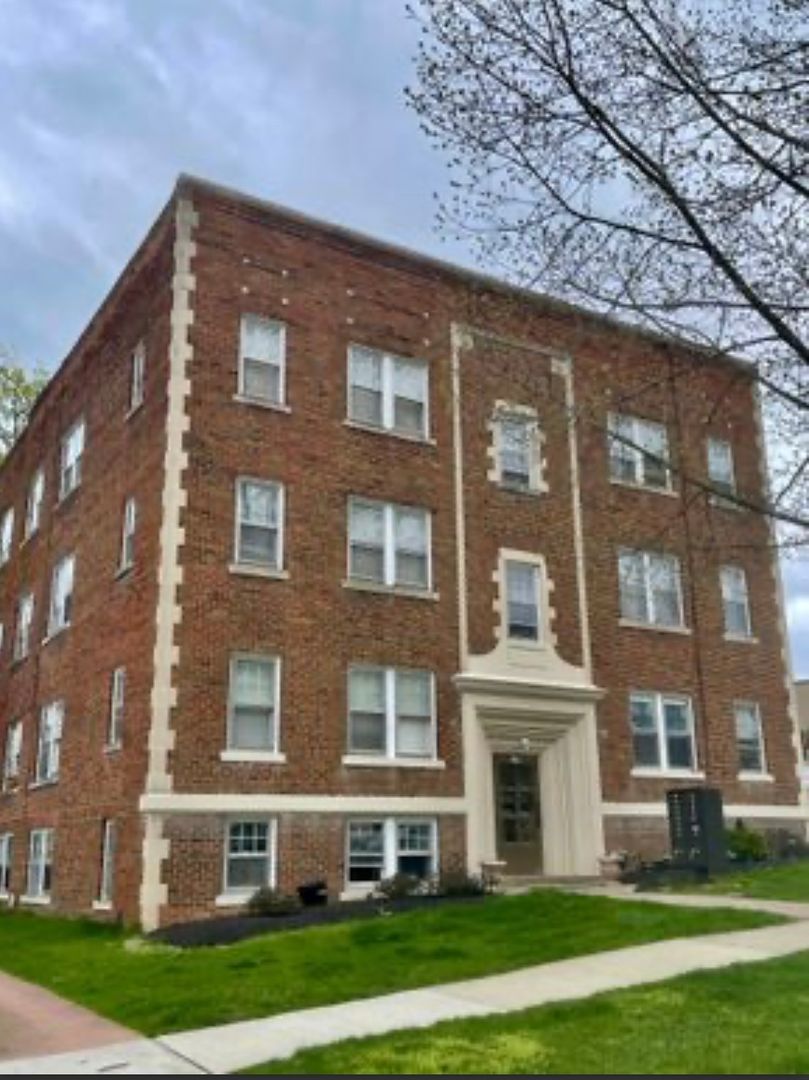 Lakewood Apartment: 1385 Manor Park