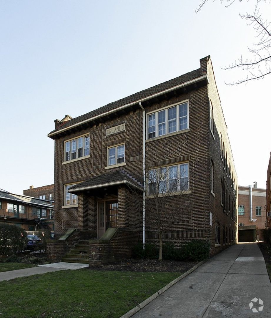 Cleveland Heights Apartment: 2772 Lancashire