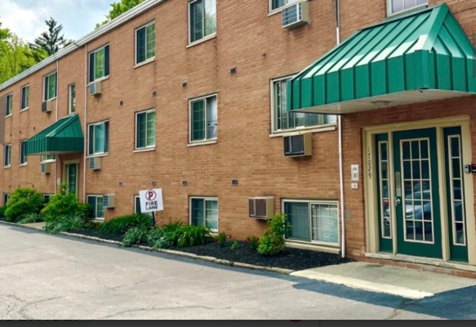 Lakewood Apartment: 17029-33 Madison Ave