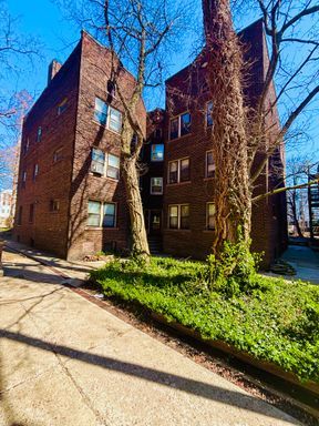 Spacious three bed right on Hessler – photo 1