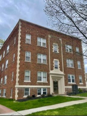 convenient one bedroom apartment in Lakewood – photo 1