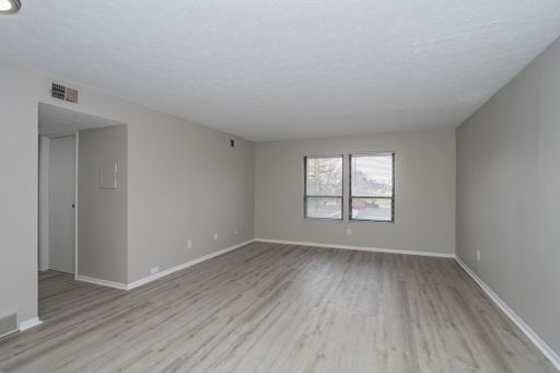 RECENTLY RENOVATED - GREAT PRICE – photo 1