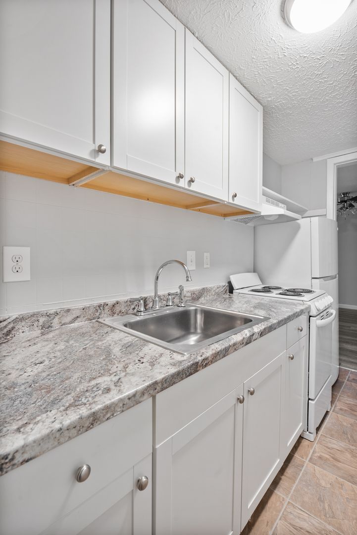 Reynoldsburg Apartment: 2760 Flag Lane