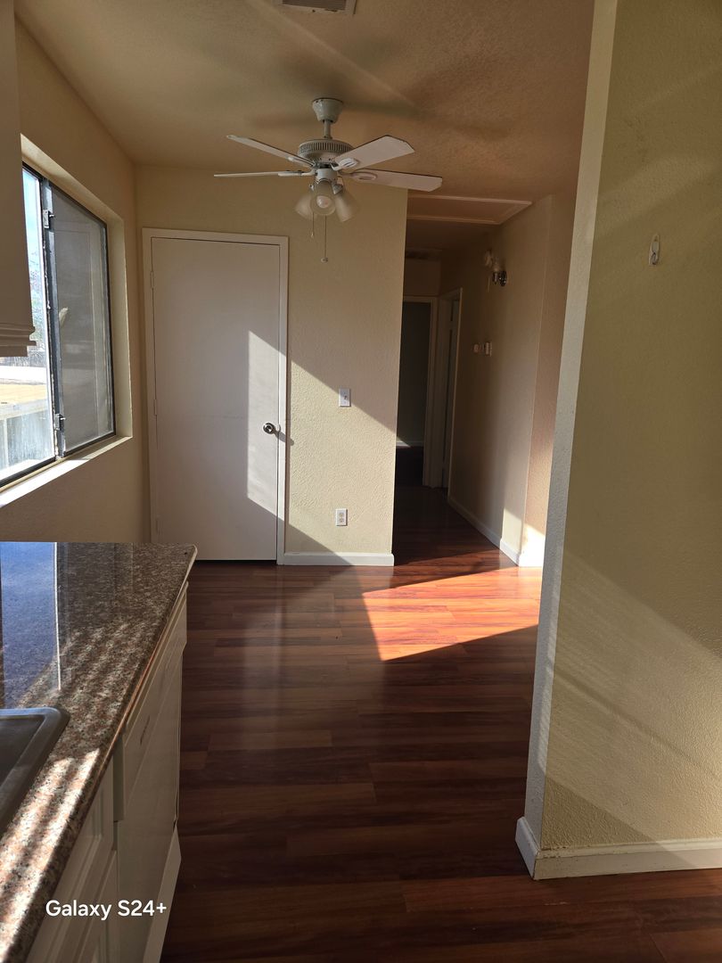 Hemet Apartment: 248 S. Yale Street