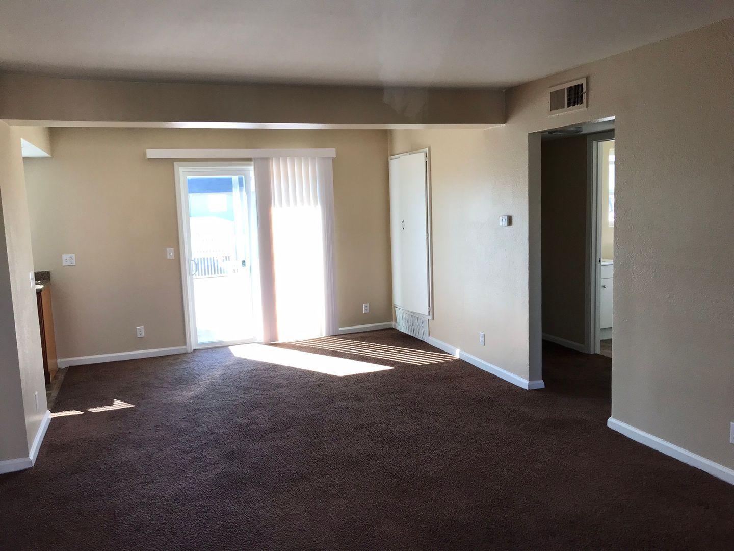 Indio Apartment: 82435 Requa Ave