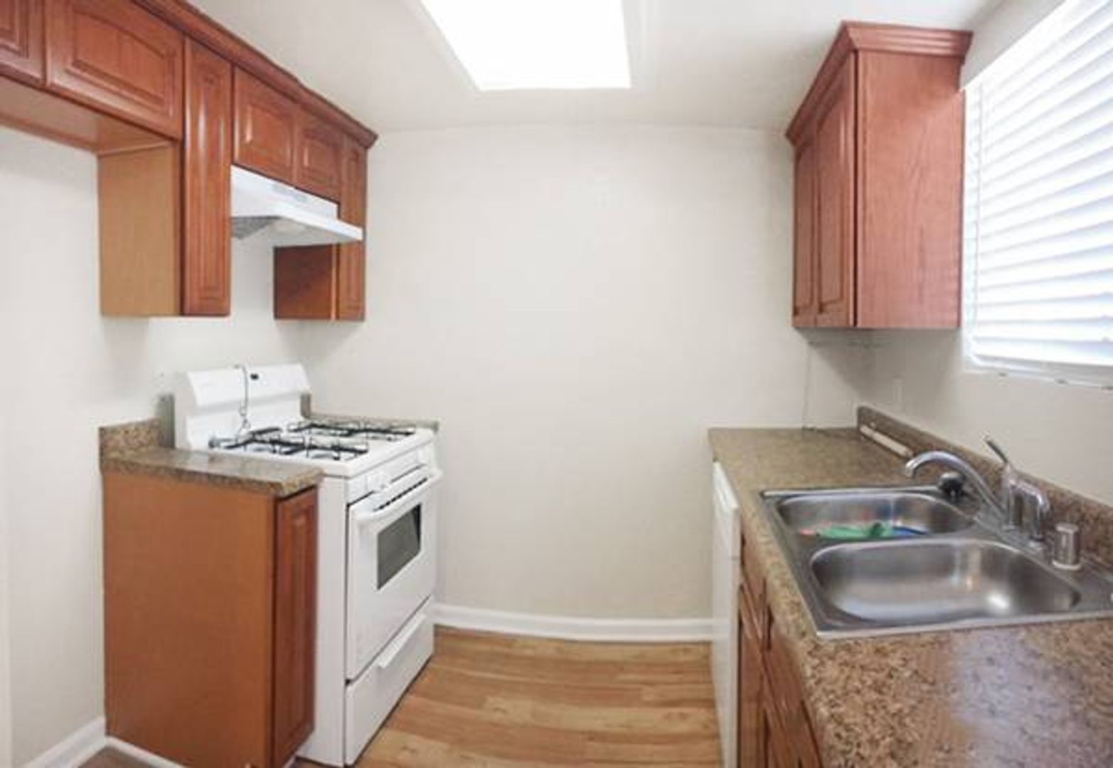 Indio Apartment: 82435 Requa Ave
