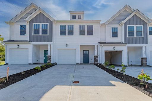 Beautiful 3 Bedroom, 2.5 Bathroom in Greenville off of White Horse Rd! – photo 1