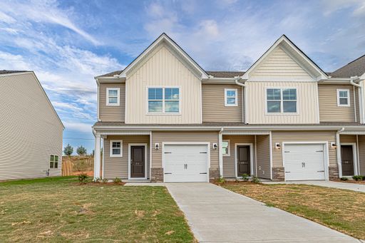 END UNIT!! Townhome in Peachtree Park in Duncan