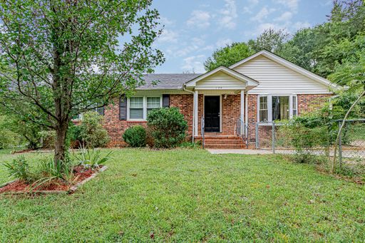 Single Brick Ranch in Greer – photo 1