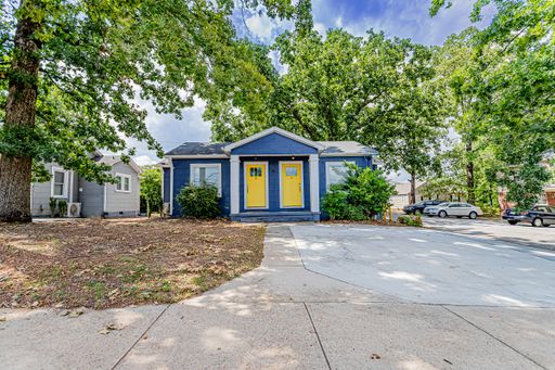 Great Location off of Augusta St! – photo 1