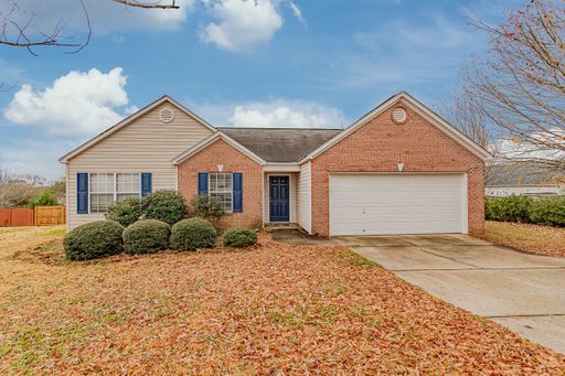 Enjoy This Home in A Cul-De-Sac! Convenient to Woodruff Shopping! – photo 1