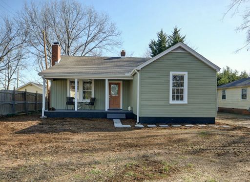2 Bedroom 2 Bathroom Home Convenient to Downtown Greenville – photo 1