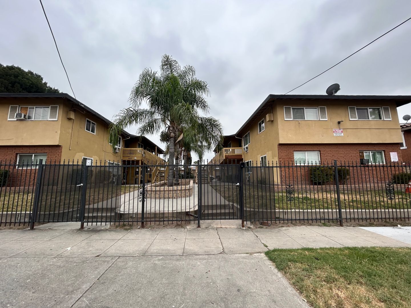 San Bernardino Apartment: 1521-1537 N. Sierra Way