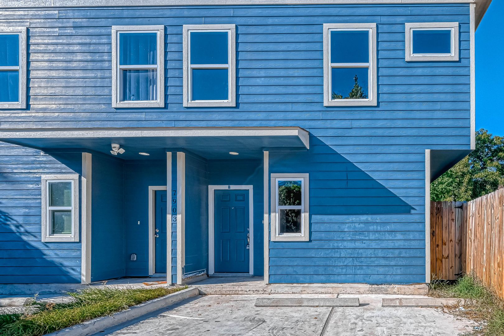 Houston House: 7903 Moonbeam St.