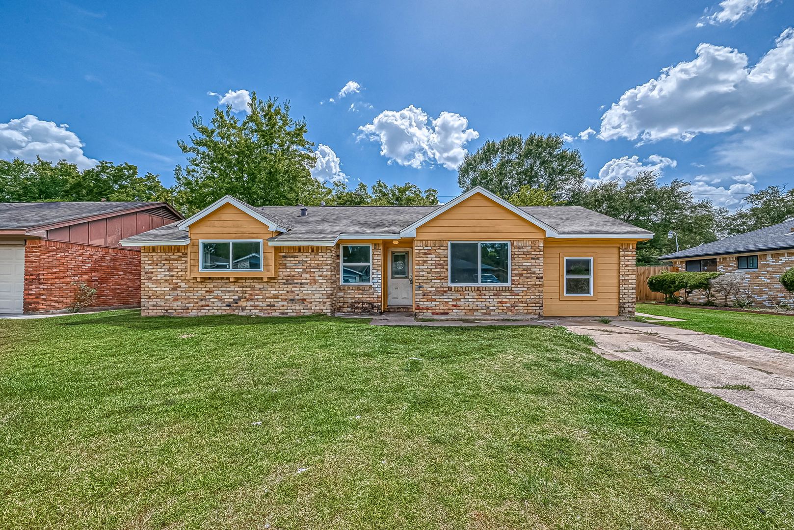 Houston House: 5606 Elm Springs Dr.