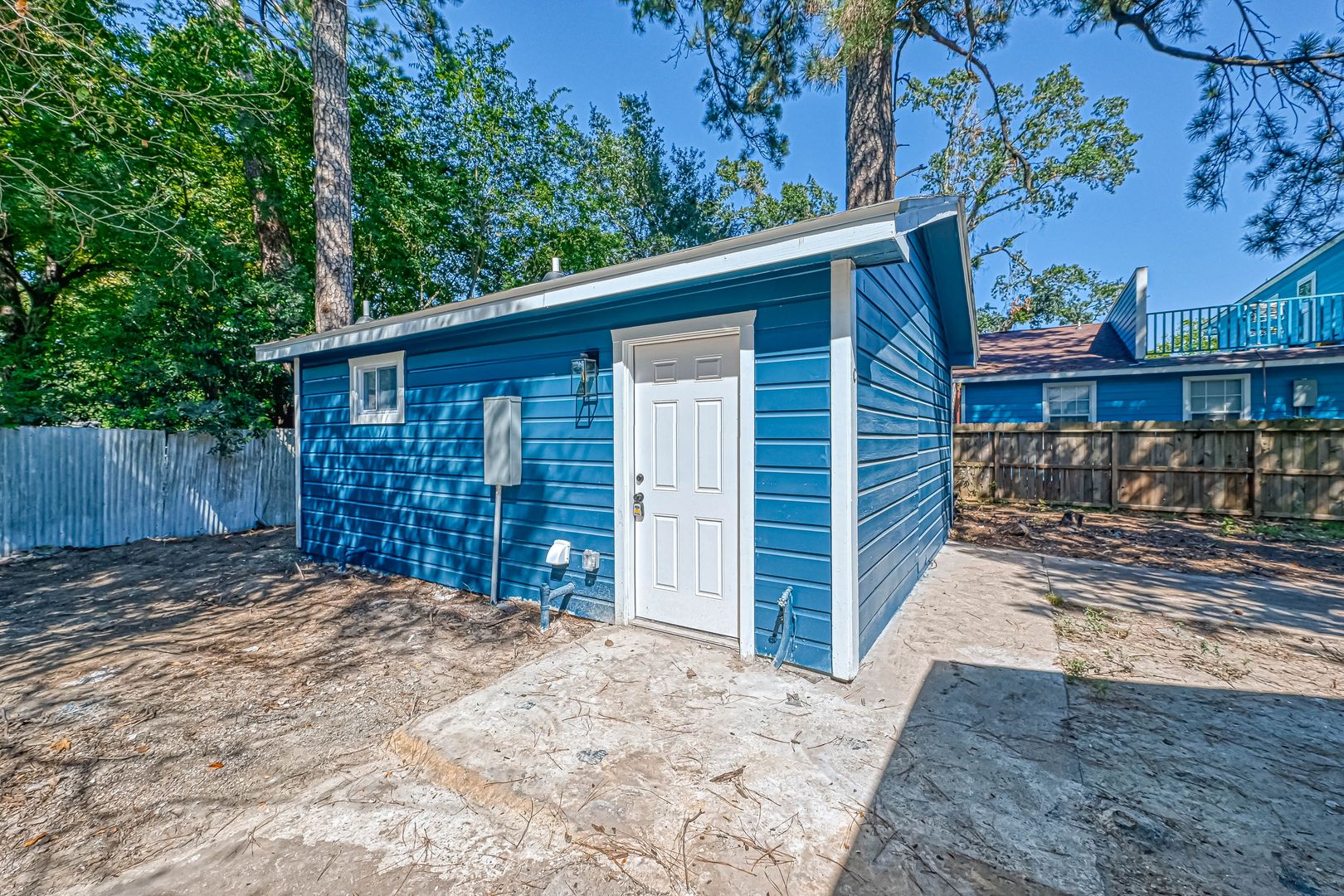 Houston Apartment: 5609 Denmark St.