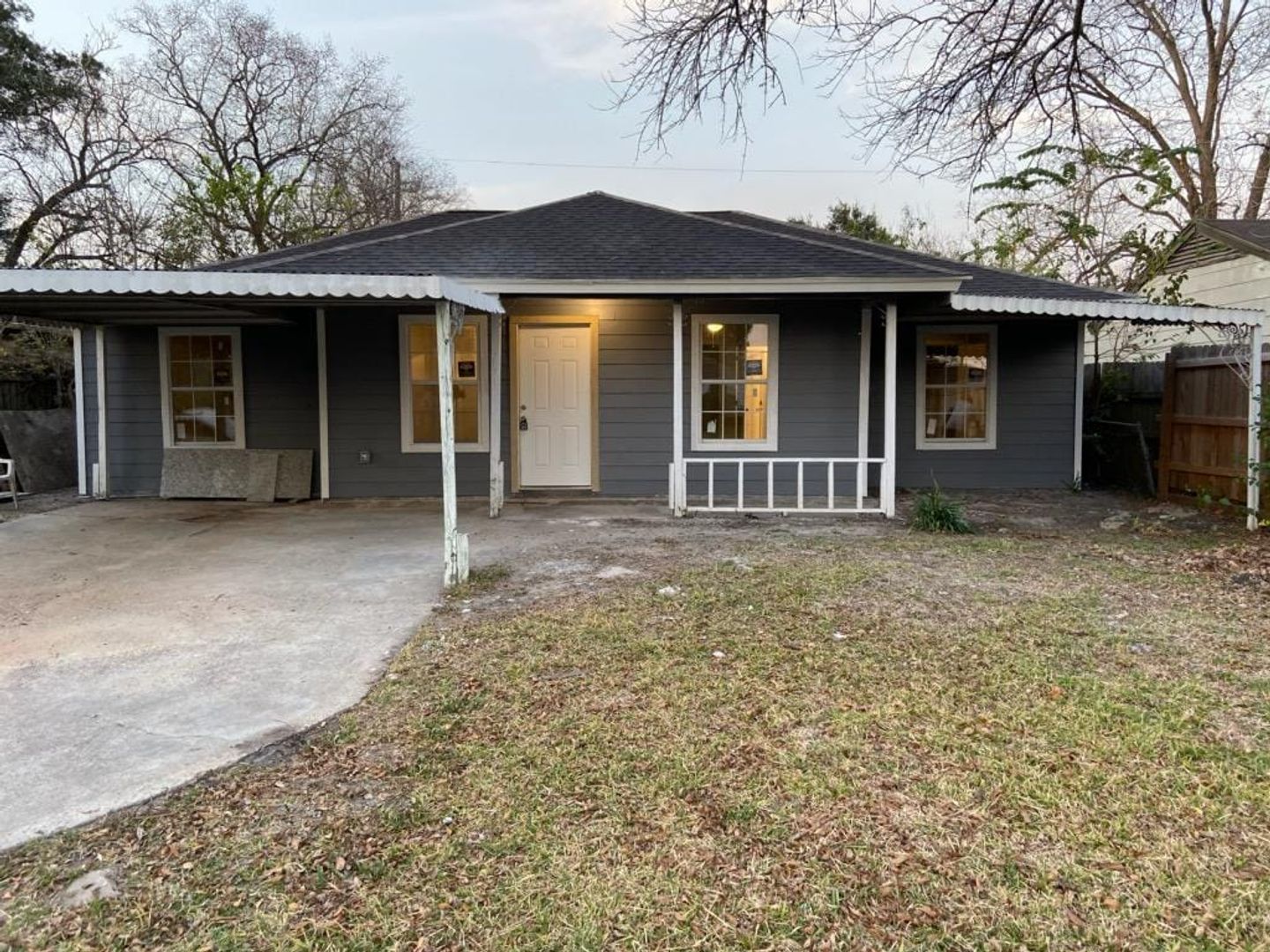 Houston House: 3031 Groton Dr.
