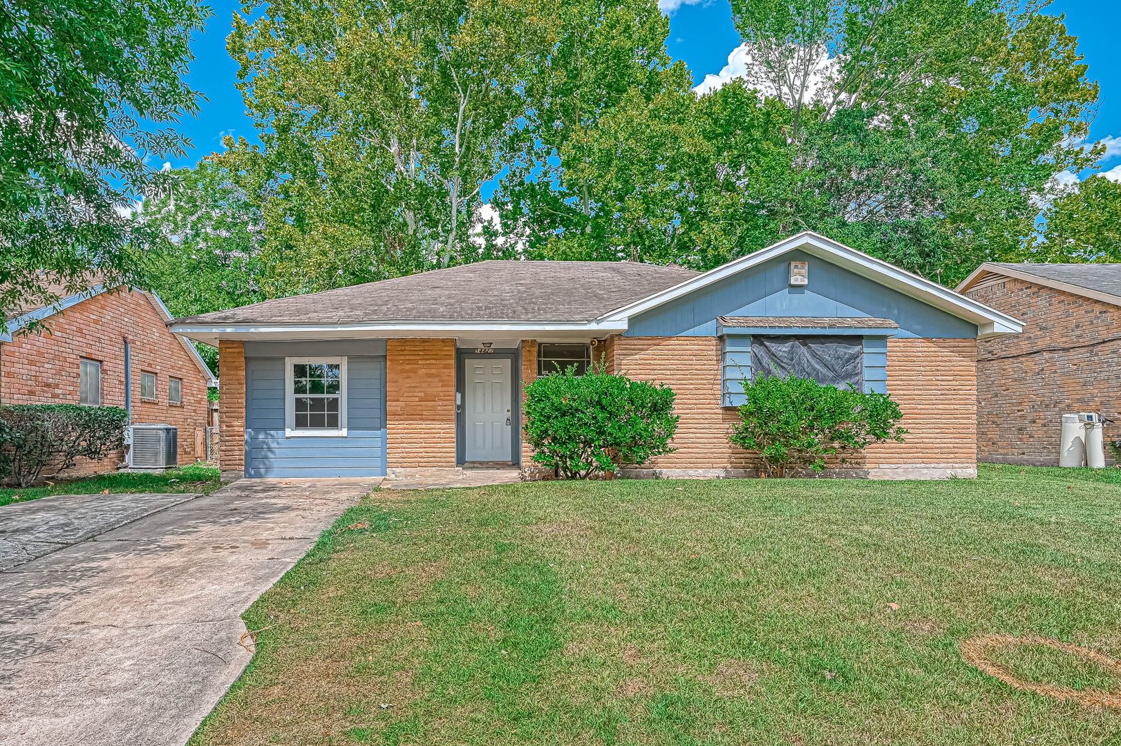 Houston House: 14427 Campden Hill Rd.