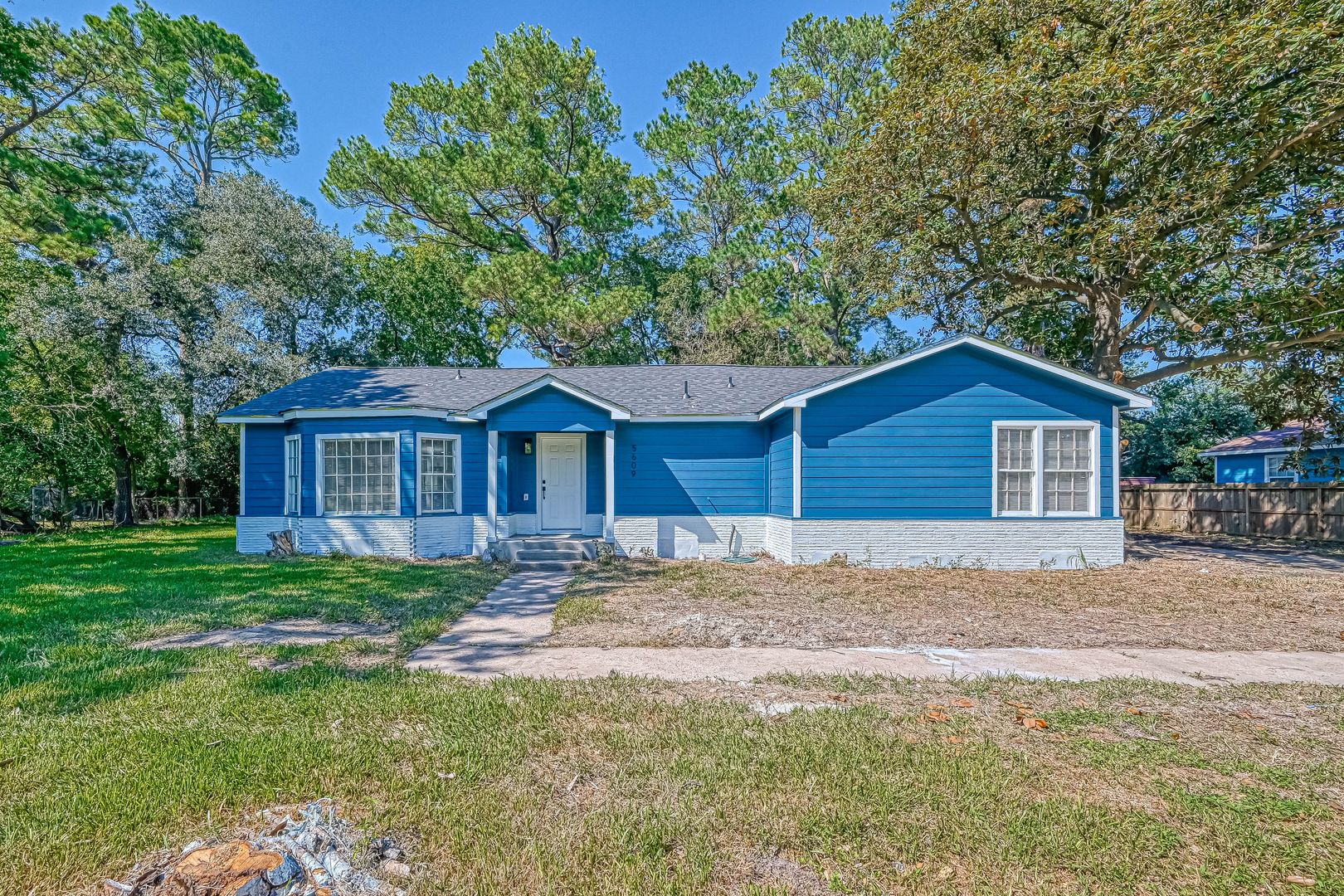 Houston Apartment: 5609 Denmark St.